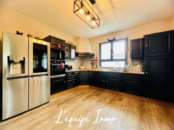 Image No.8-3 Bed House for sale