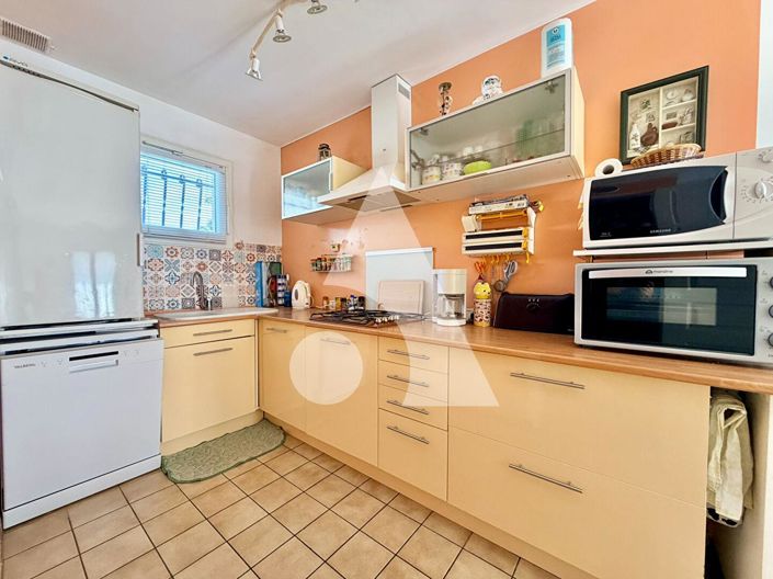 Image No.6-3 Bed House for sale