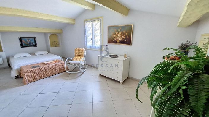 Image No.11-5 Bed House for sale