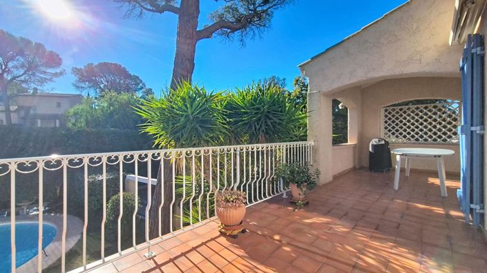 Image No.6-5 Bed House for sale