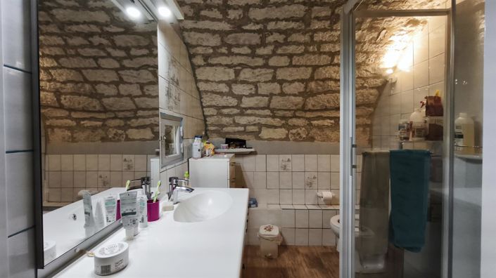 Image No.19-2 Bed House for sale