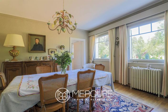 Image No.8-5 Bed House for sale