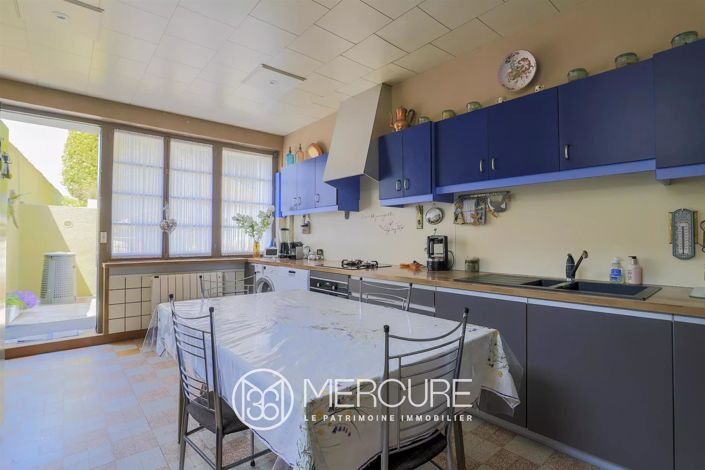 Image No.9-5 Bed House for sale