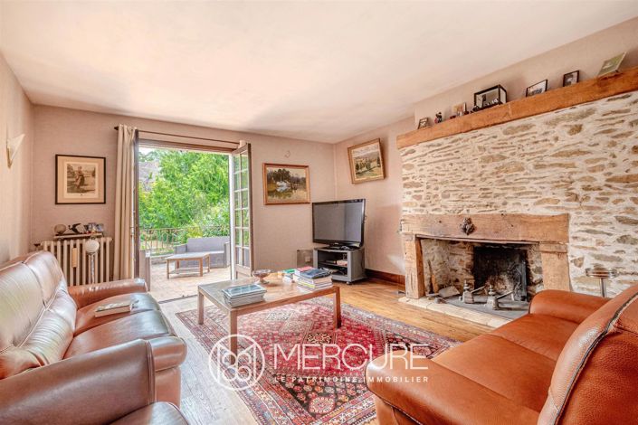 Image No.6-6 Bed House for sale