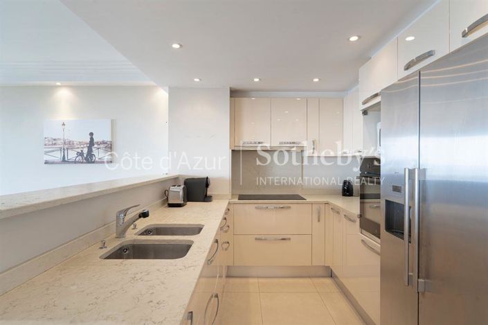 Image No.10-3 Bed Apartment for sale