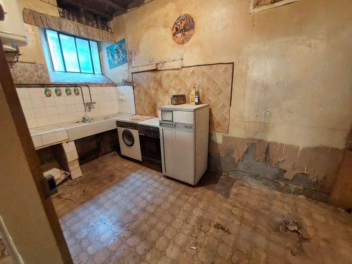 Image No.5-2 Bed House for sale