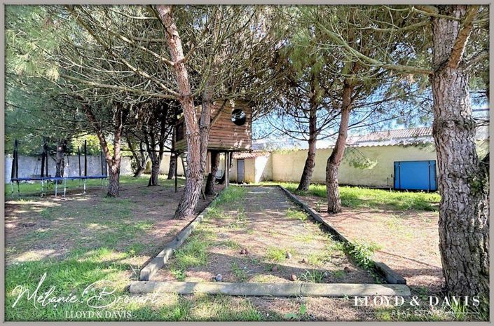 Image No.8-8 Bed House for sale