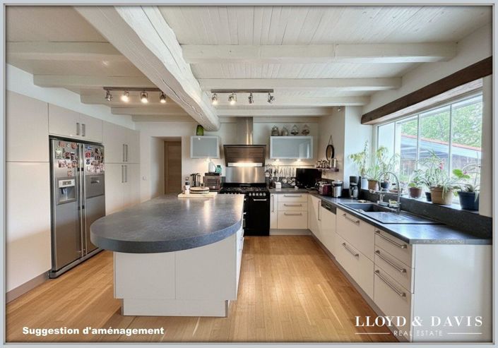 Image No.9-8 Bed House for sale