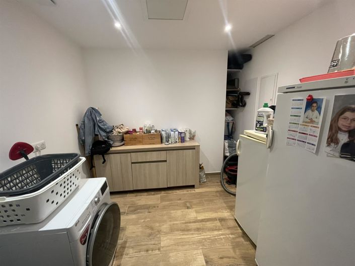 Image No.6-3 Bed House for sale