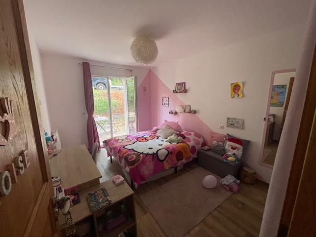 Image No.8-3 Bed House for sale