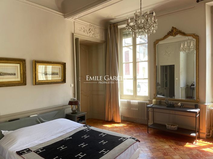 Image No.9-6 Bed Property for sale