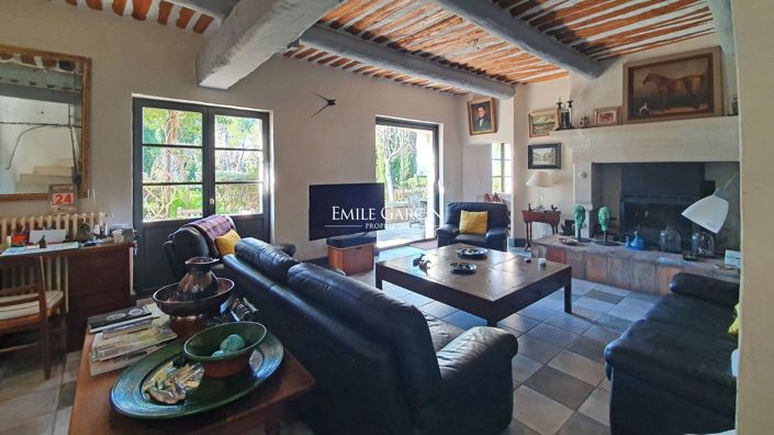 Image No.6-5 Bed House for sale