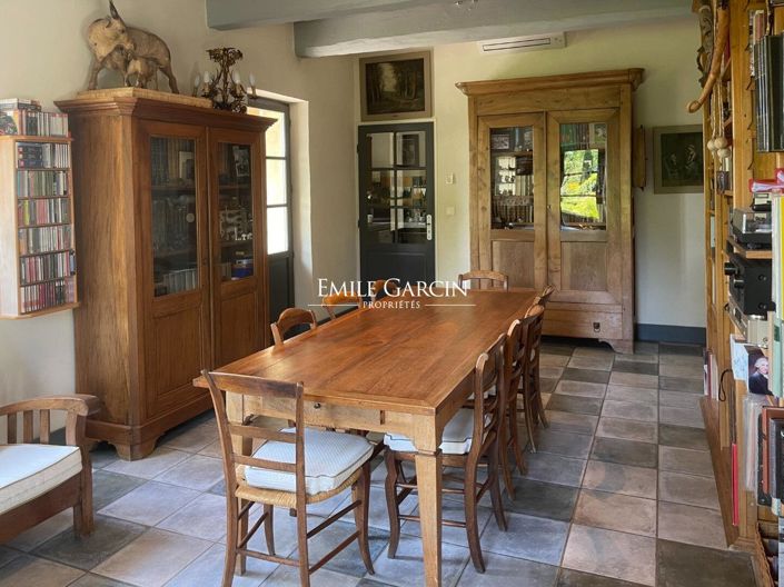 Image No.8-5 Bed House for sale