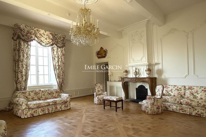 Image No.8-4 Bed House for sale