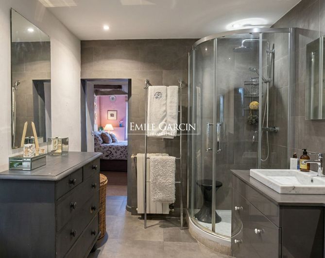 Image No.8-3 Bed House for sale