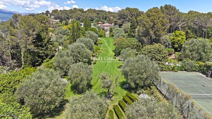 Image No.2-10 Bed Property for sale