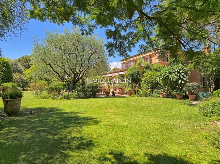 Image No.5-10 Bed Property for sale