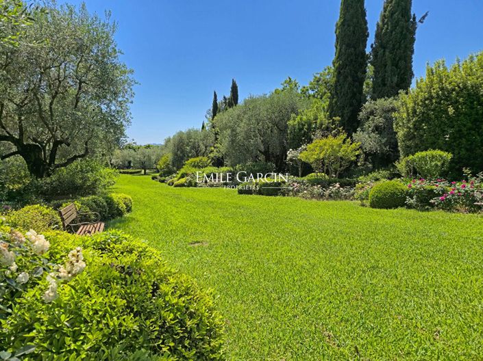 Image No.6-10 Bed Property for sale