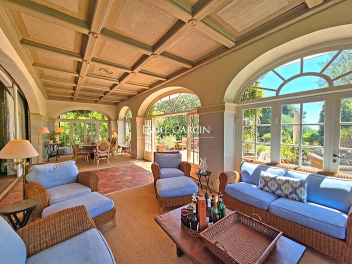 Image No.8-10 Bed Property for sale