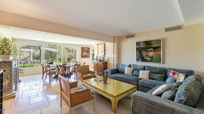 Image No.6-5 Bed House for sale