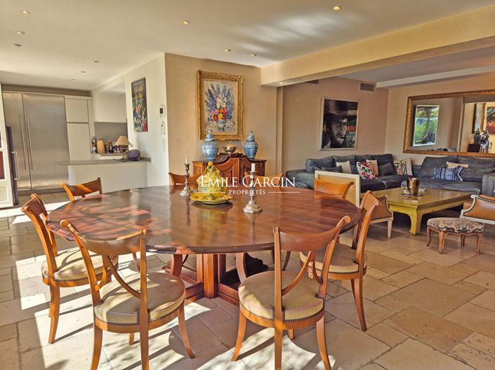 Image No.7-5 Bed House for sale