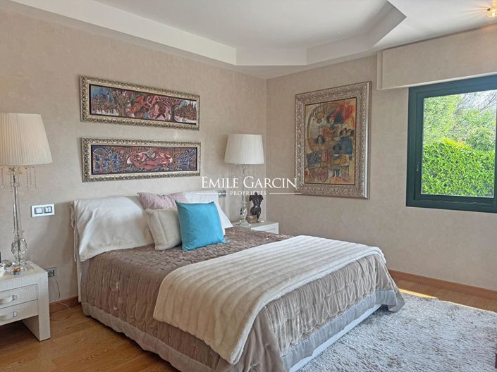 Image No.5-4 Bed House for sale