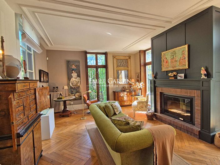 Image No.3-4 Bed House for sale