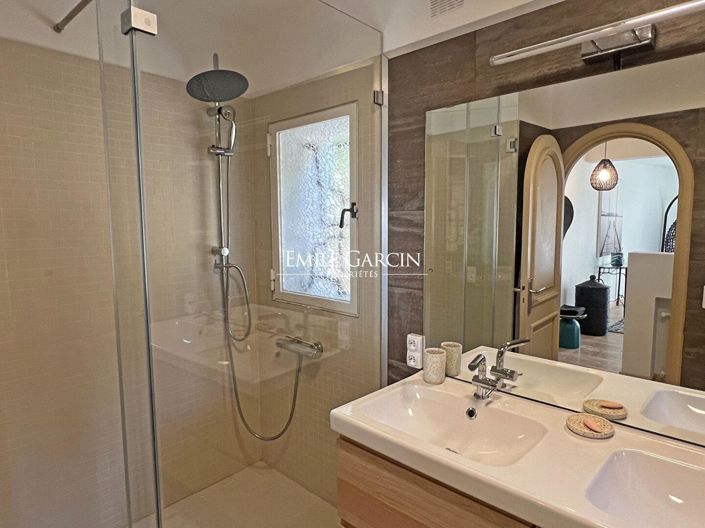 Image No.12-5 Bed House for sale