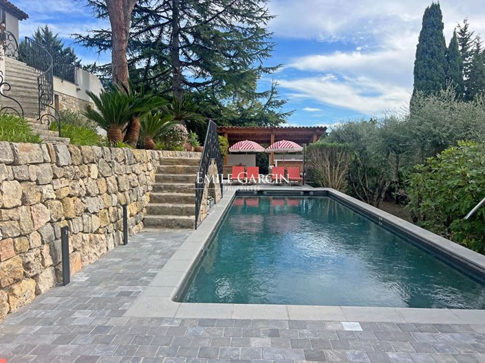 Image No.2-5 Bed House for sale