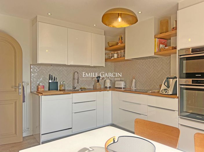 Image No.7-5 Bed House for sale