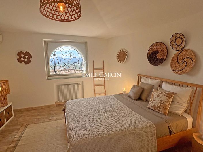 Image No.9-5 Bed House for sale