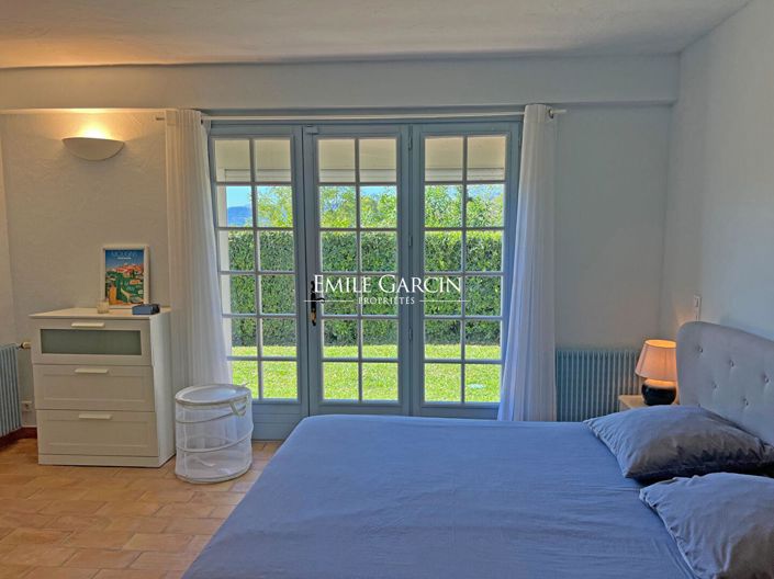 Image No.5-5 Bed House for sale