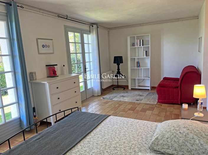 Image No.7-5 Bed House for sale