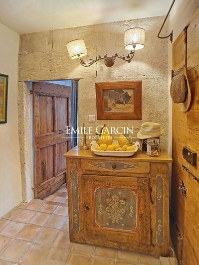 Image No.9-5 Bed House for sale