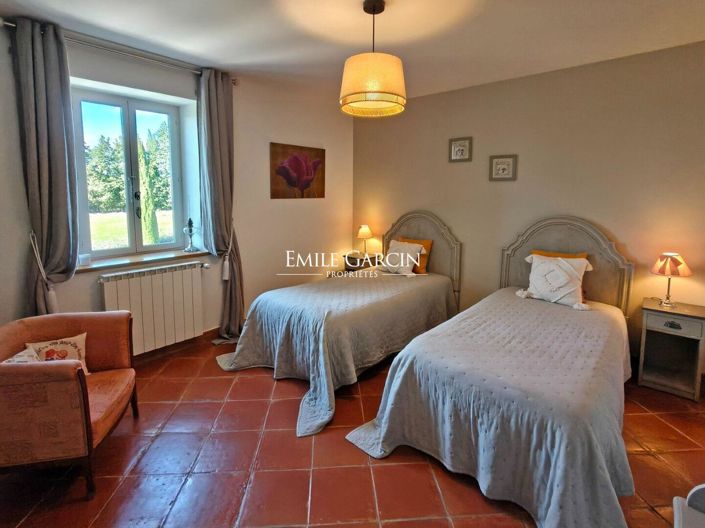 Image No.10-6 Bed House for sale