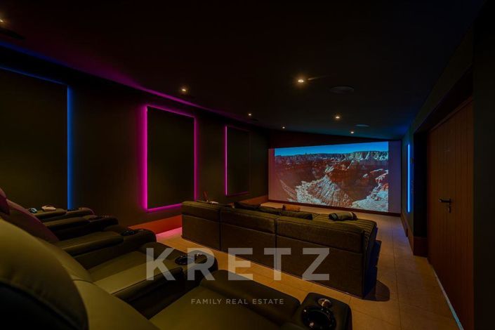 Image No.11-8 Bed House for sale