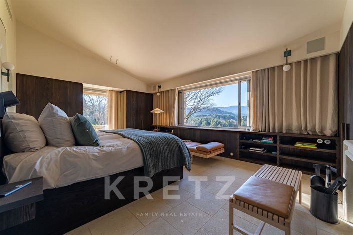 Image No.13-8 Bed House for sale