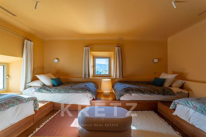 Image No.16-8 Bed House for sale