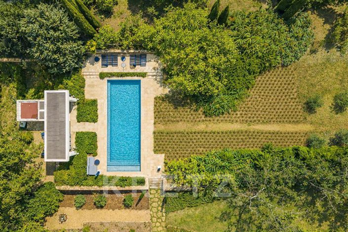 Image No.2-8 Bed House for sale