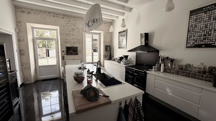 Image No.8-Maison de 7 chambres à vendre à Saint-Jean-d'Angély