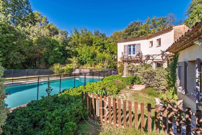 Image No.10-4 Bed House for sale