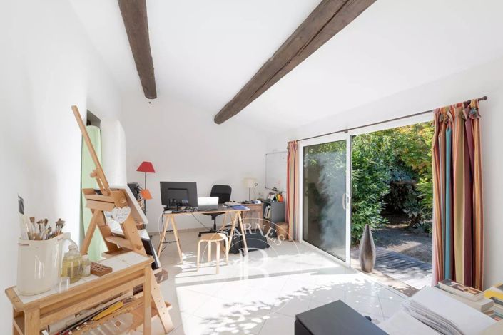 Image No.18-4 Bed House for sale