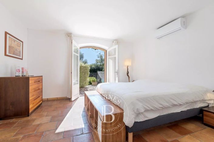 Image No.19-4 Bed House for sale