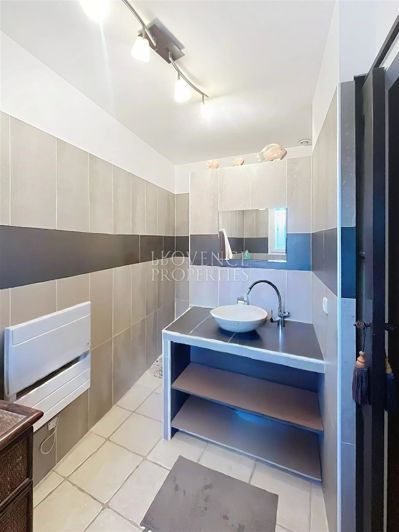 Image No.12-4 Bed House for sale