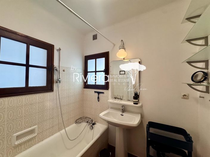 Image No.11-3 Bed House for sale