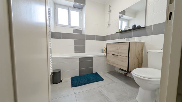 Image No.11-4 Bed House for sale