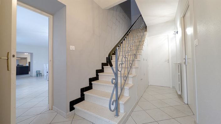 Image No.5-4 Bed House for sale