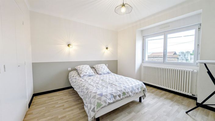 Image No.8-4 Bed House for sale