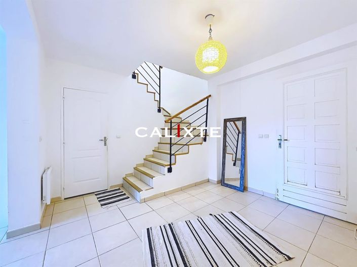 Image No.10-4 Bed House for sale