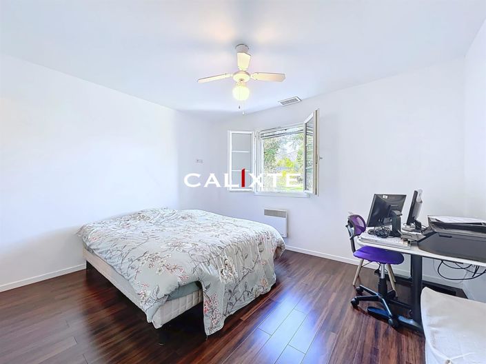 Image No.12-4 Bed House for sale